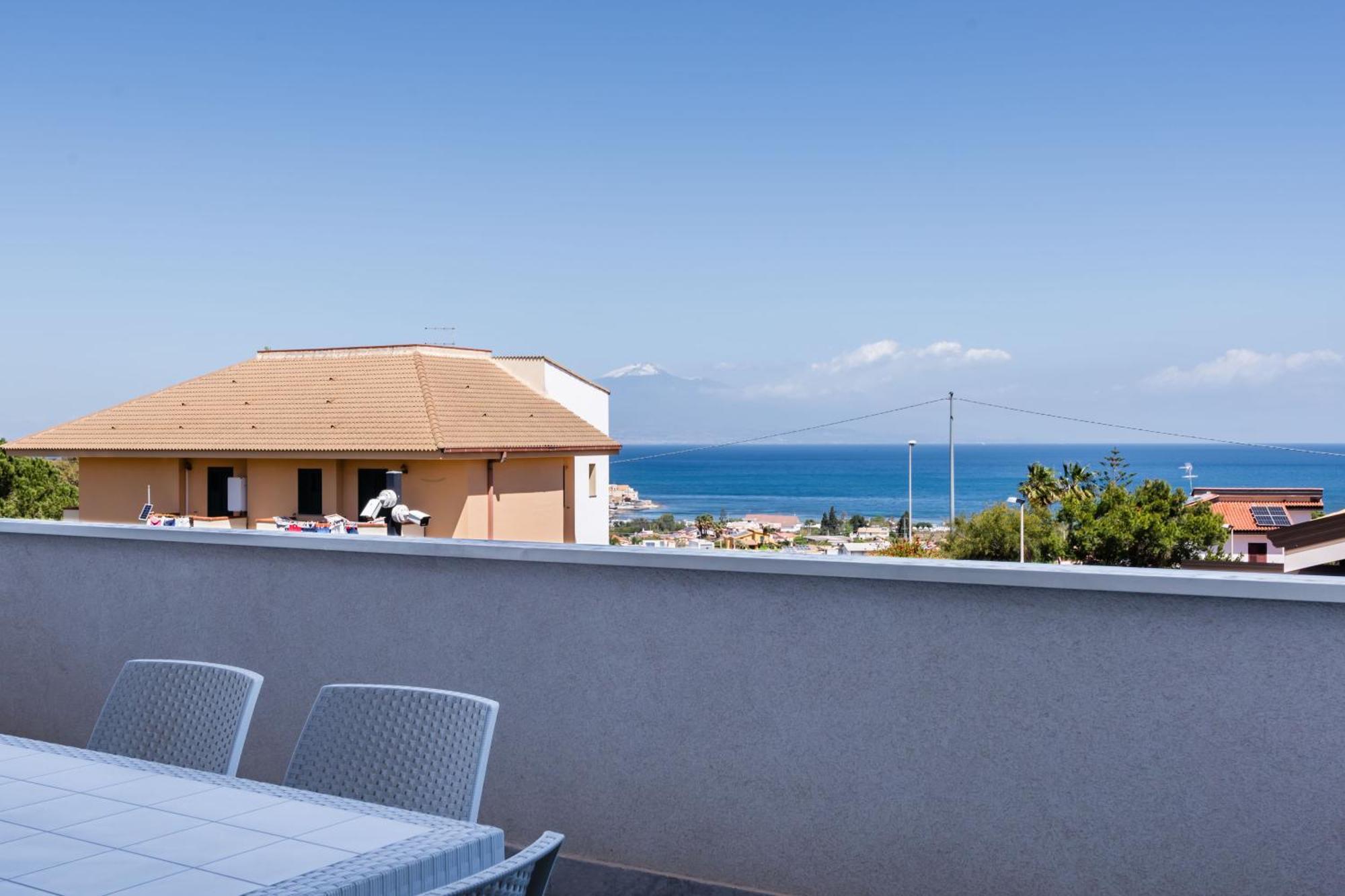Etna Mare Apartments By Wonderful Italy Аугуста Экстерьер фото