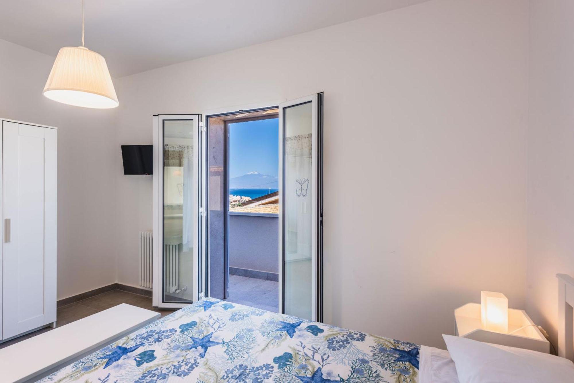 Etna Mare Apartments By Wonderful Italy Аугуста Экстерьер фото